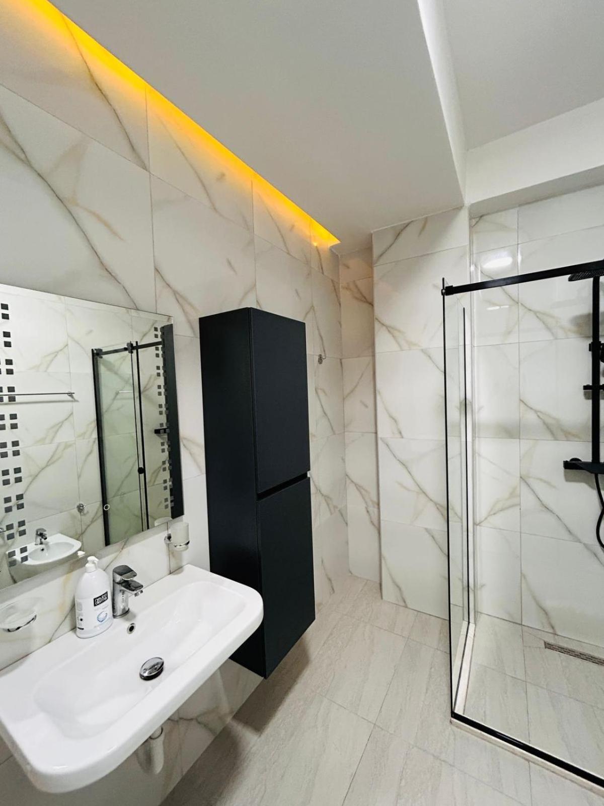 Picasso Apartment Tirana Zewnętrze zdjęcie